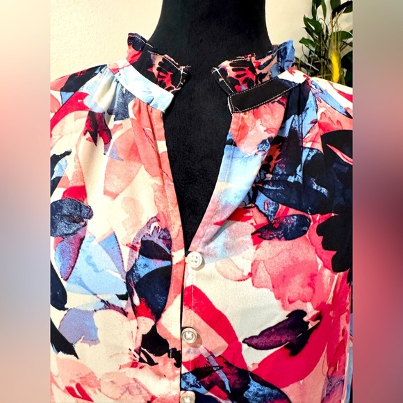 Jones New York Women’s Floral Button-Down ruffle collar Blouse, Size Medium - Picture 3 of 13